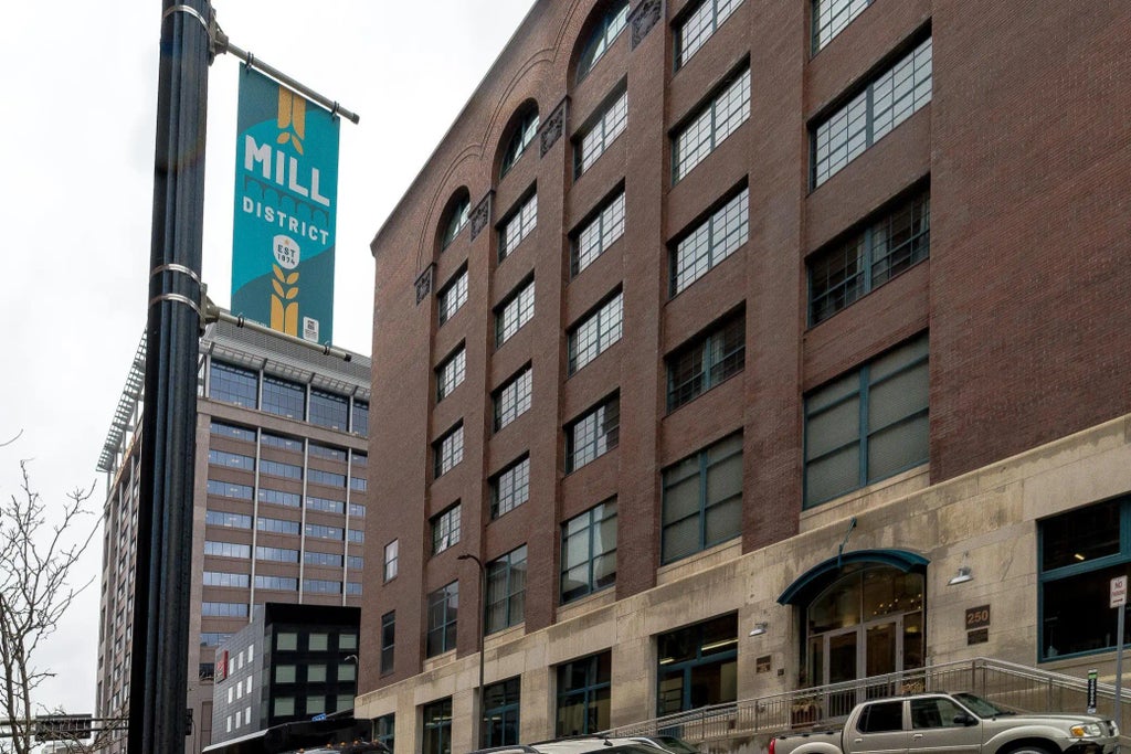 250 Park Avenue 304, Minneapolis