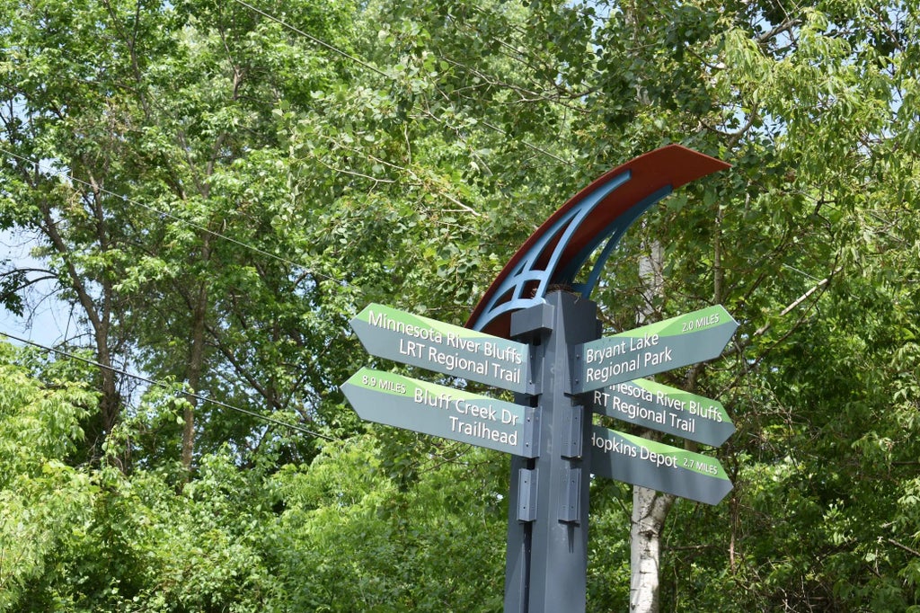 5470 Rowland Road, Minnetonka