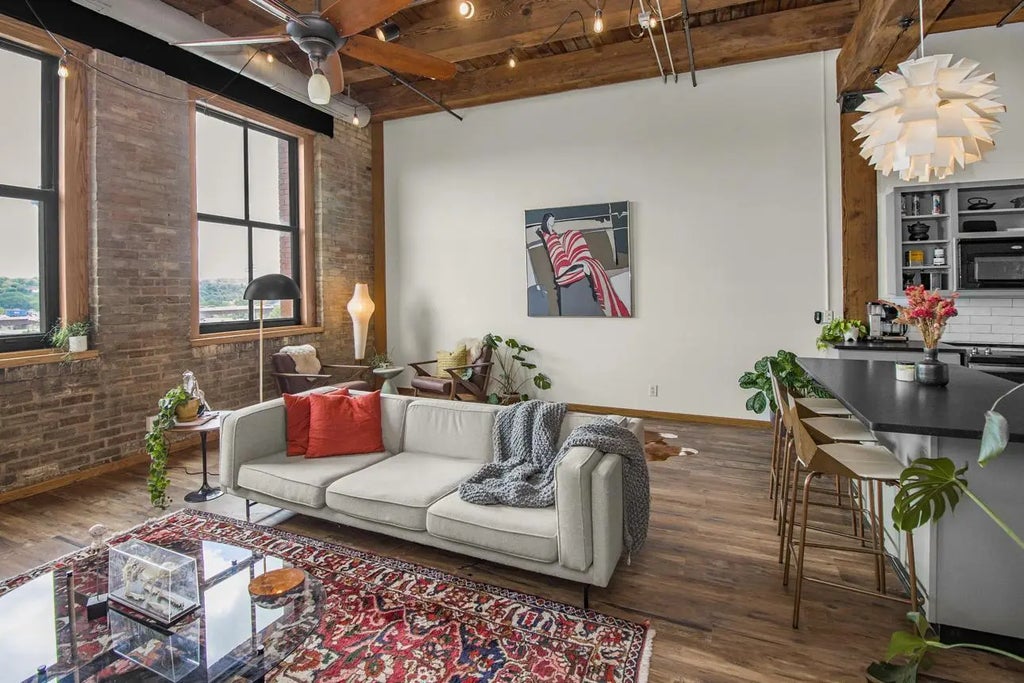 289 5th Street E 408, Saint Paul