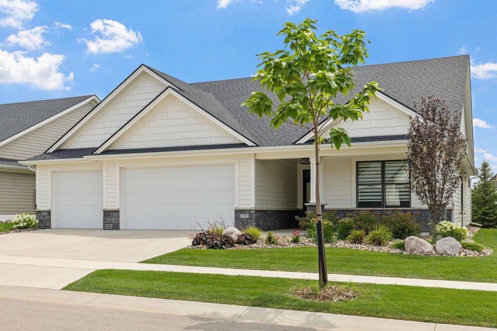 2732 Bentley Drive Sw, Rochester