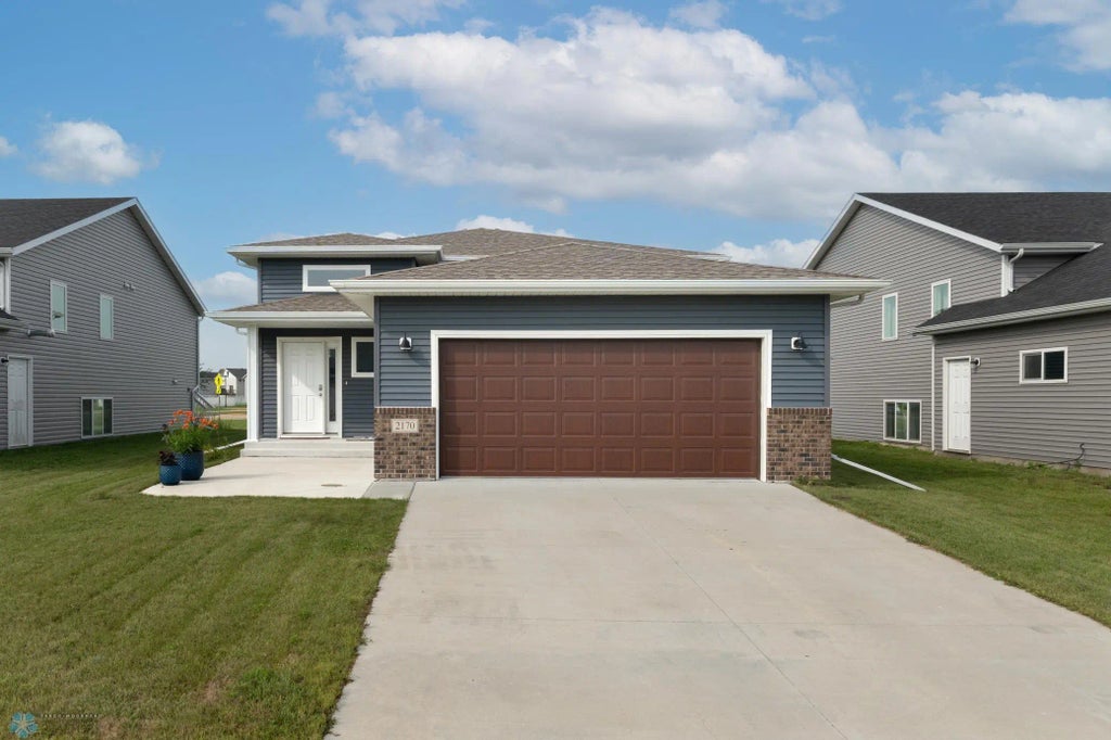 2170 Dock Drive W, West Fargo