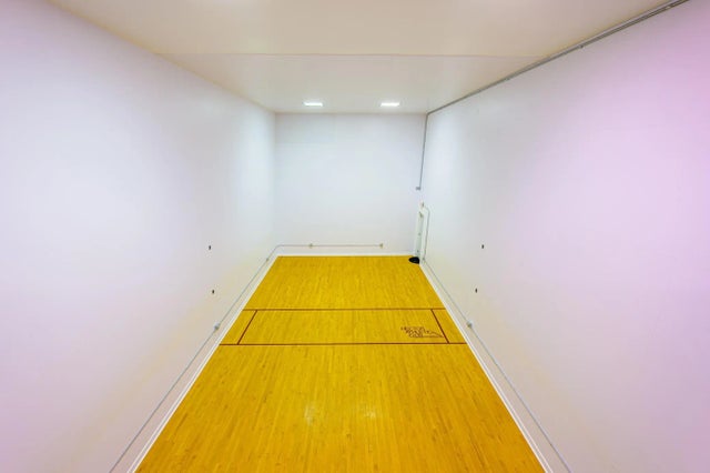 541 8th Street E, Hector