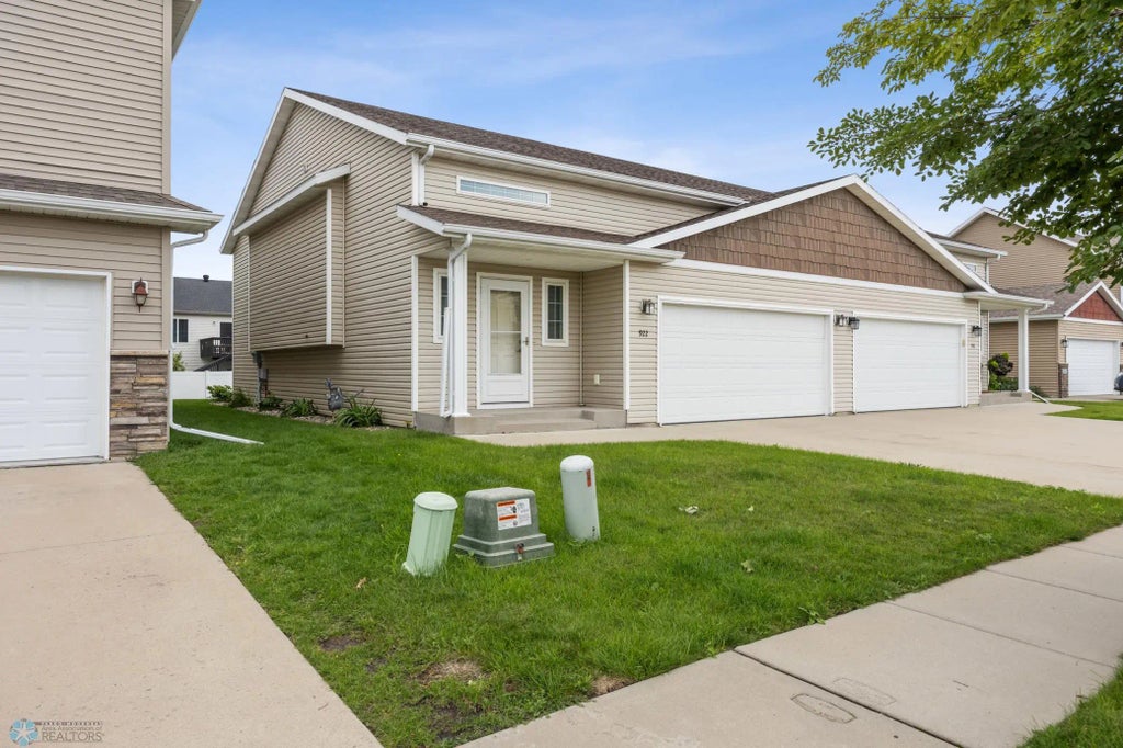 922 31st Avenue W, West Fargo