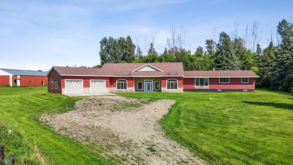 3316 290th Street N, Highland Grove Twp