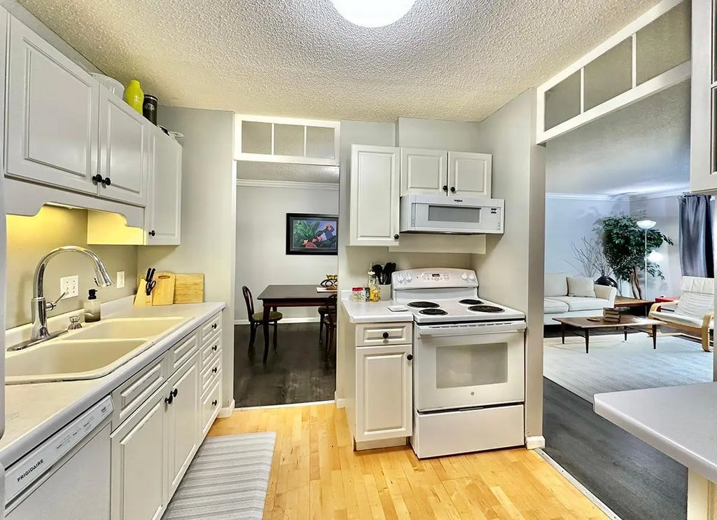 7510 Cahill Road 214b, Edina