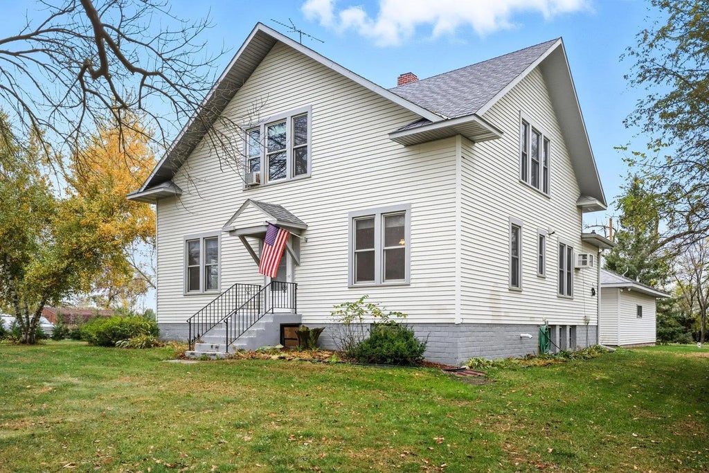 19383 Babcock Avenue, Winsted Twp