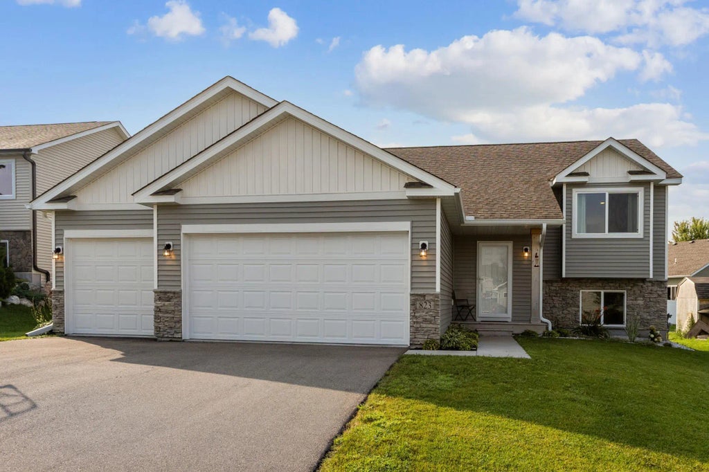 823 Poplar Lane, Watertown