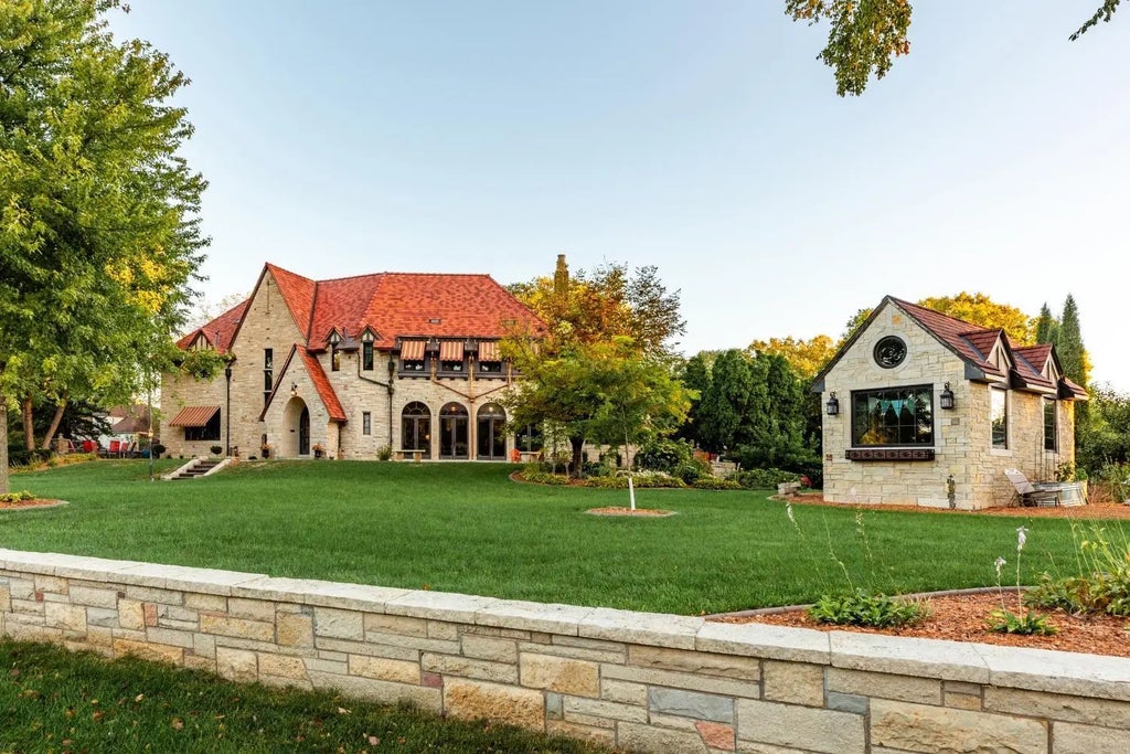 661 Market Street, Winona