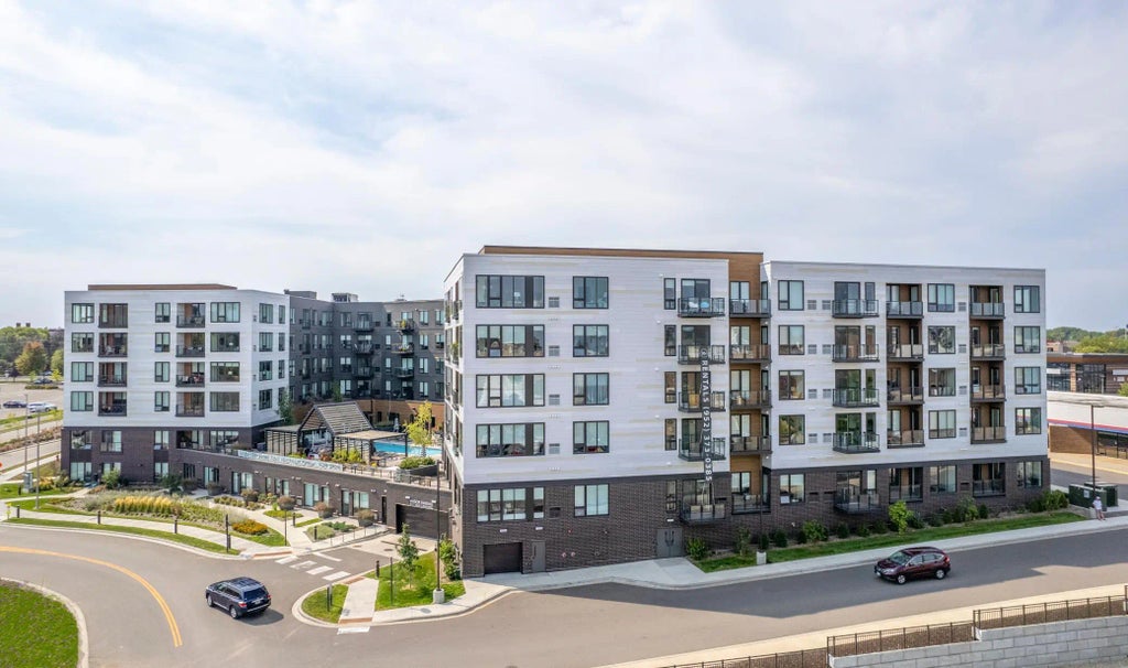 12610 Ridgedale Drive 241, Minnetonka