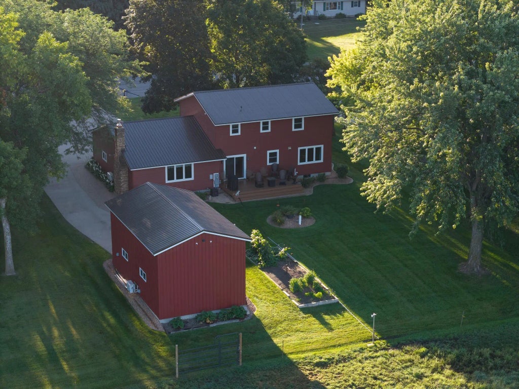 1308 County Road 9 Se, Willmar