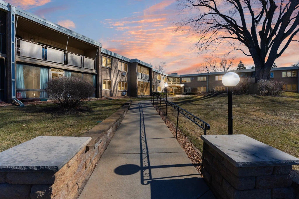 4380 Brookside Court 103, Edina