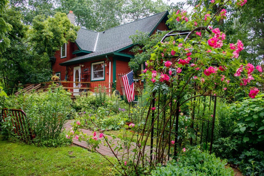 39437 County Road 3, Crosslake