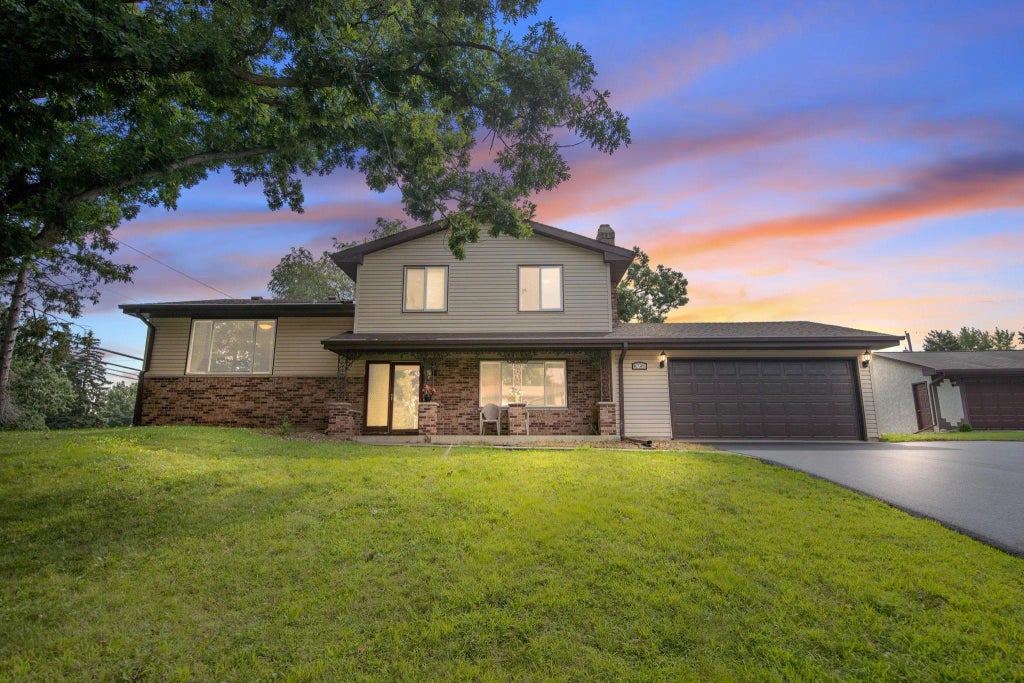 6140 Utah Avenue N, New Hope