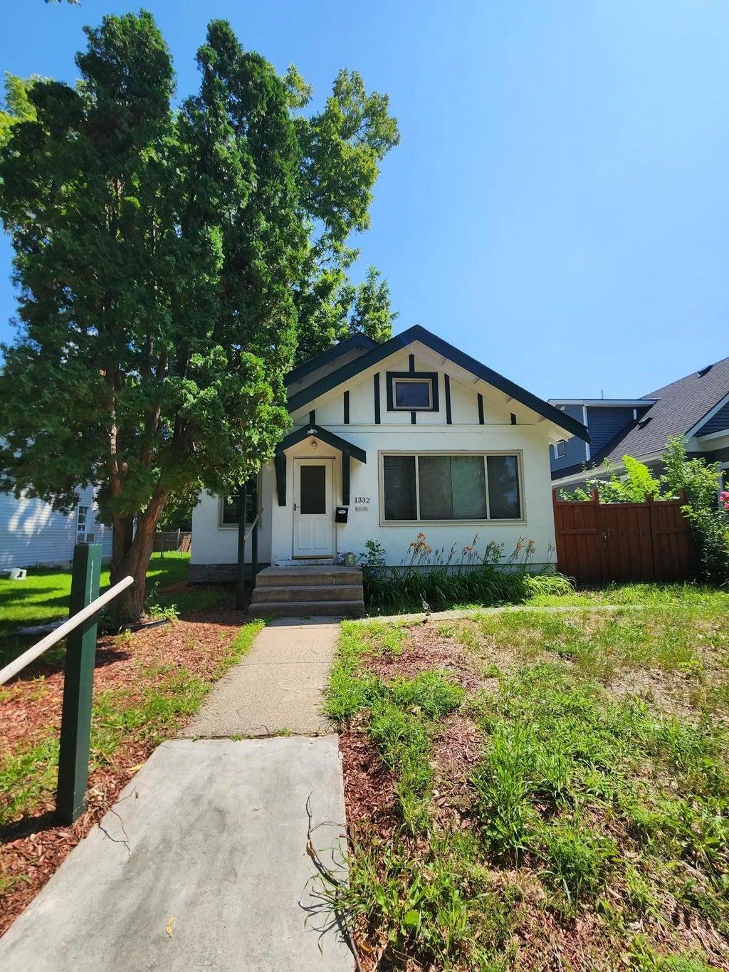 1332 Upton Avenue N, Minneapolis