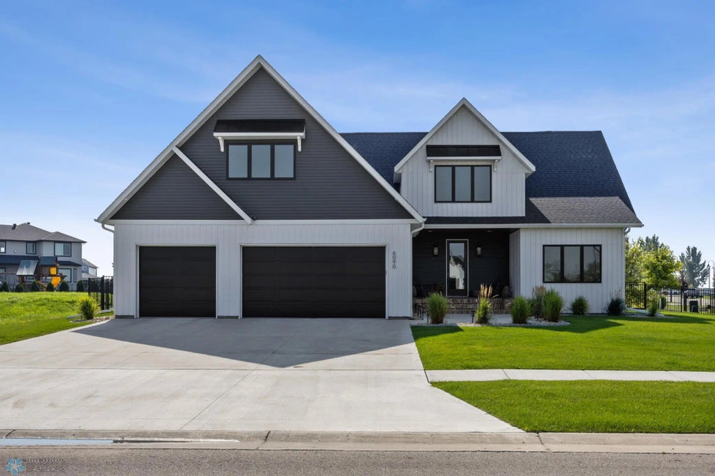 6090 Wildflower Drive S, Fargo
