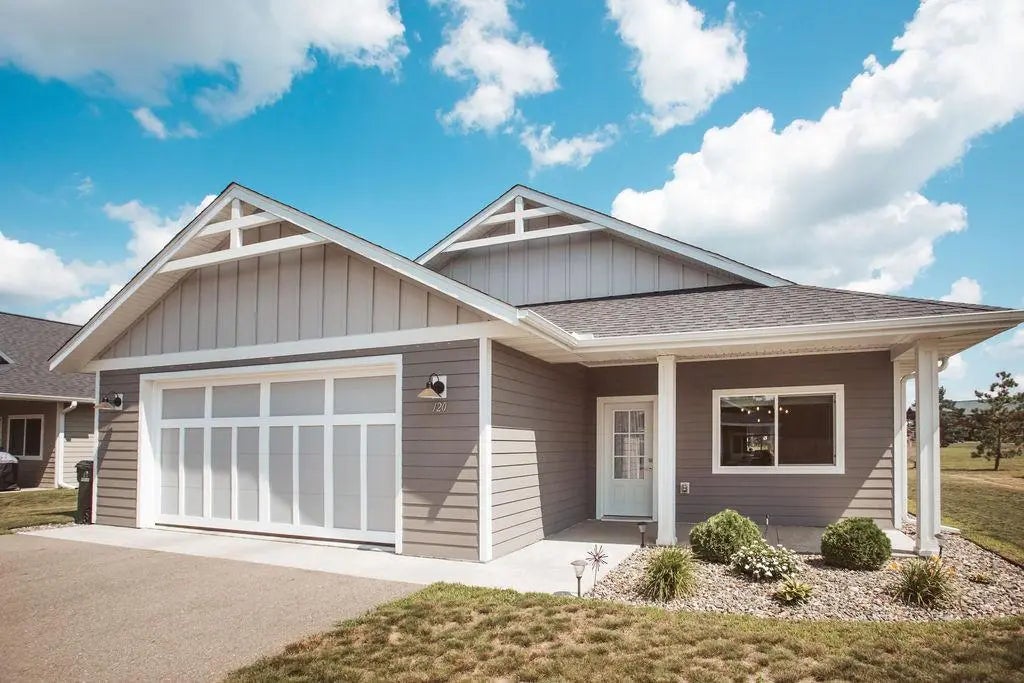 120 Durkee Street N, Pine River