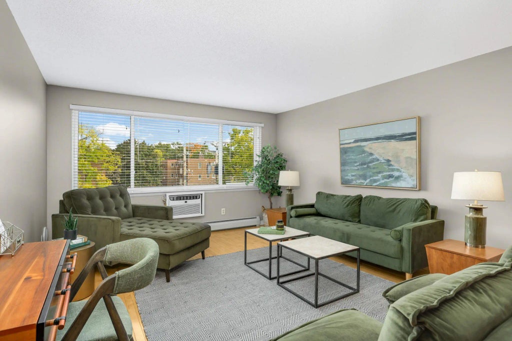 2700 W 44th Street 401, Minneapolis