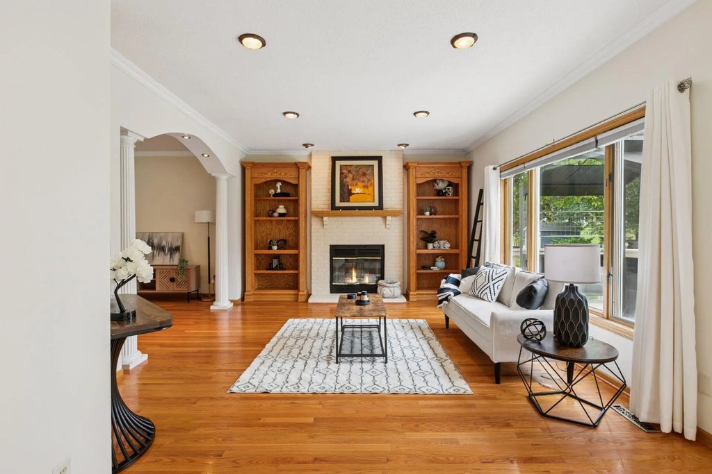 13900 Darwin Way, Rosemount