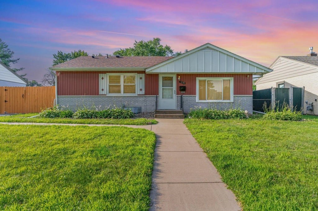 1840 Iowa Avenue E, Saint Paul