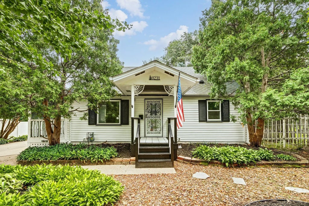 8231 Bloomington Avenue S, Bloomington