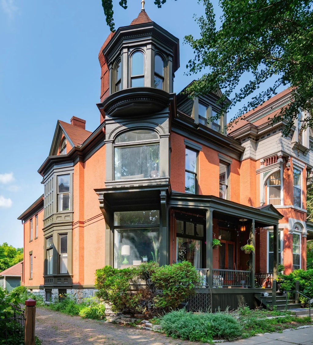 297 Laurel Avenue, Saint Paul