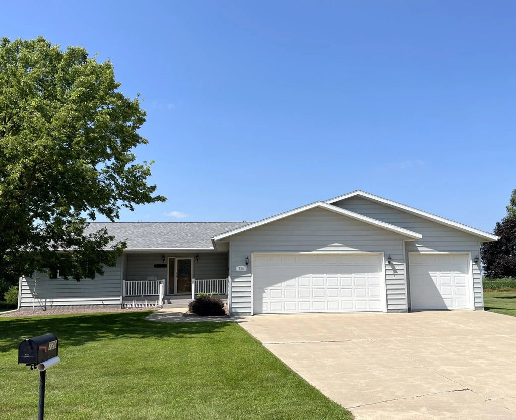 720 Plum Avenue, Windom