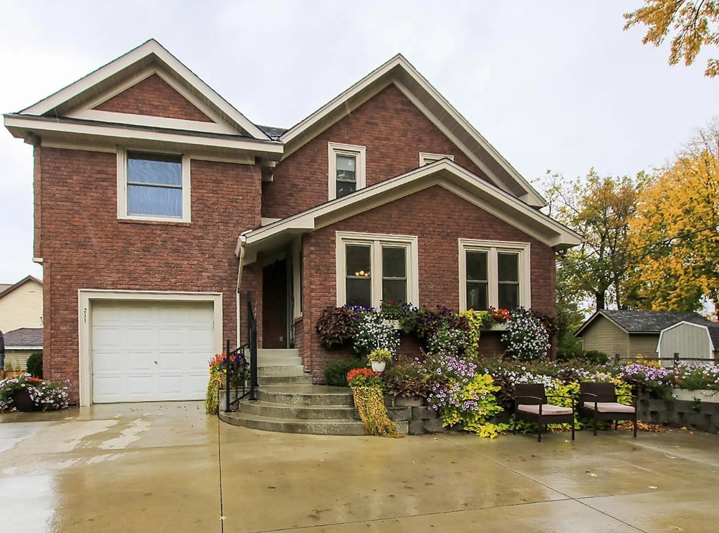 211 Horace Avenue E, Dassel