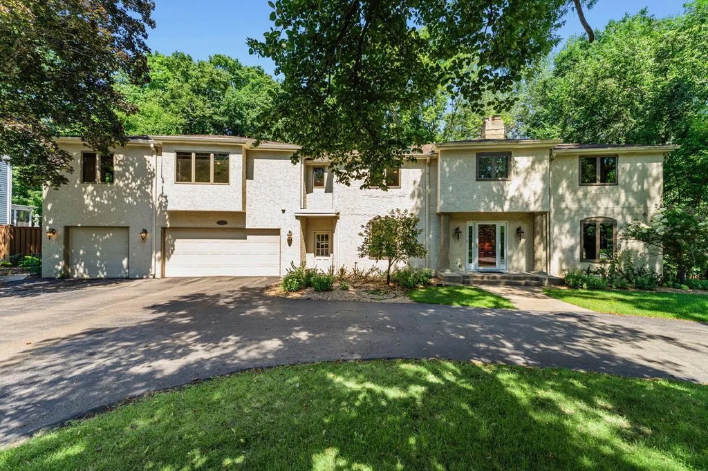 18408 Timber Ridge Drive, Minnetonka