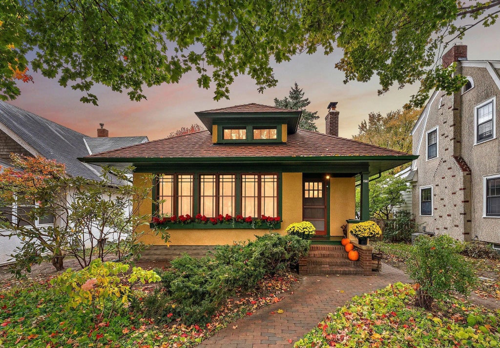 275 Warwick Street, Saint Paul