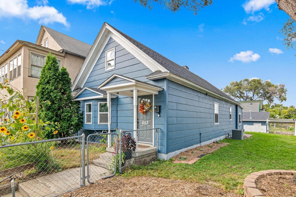 653 19th Avenue Ne, Minneapolis