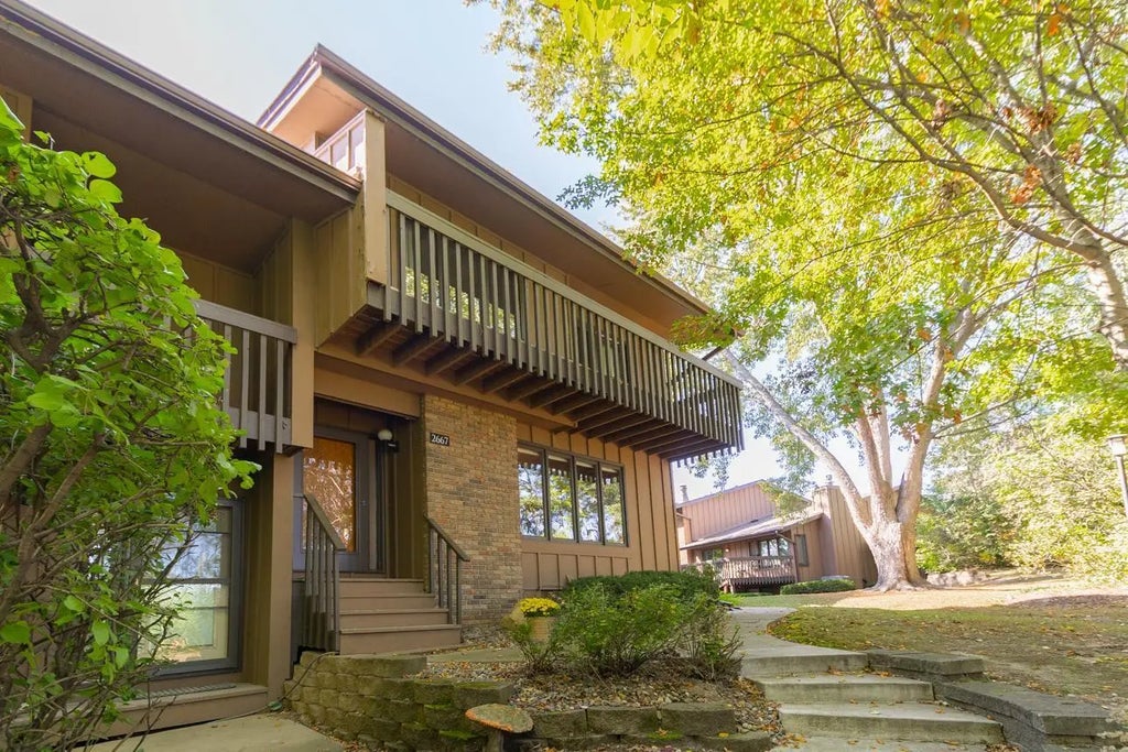 2667 Sumac Ridge, White Bear Lake