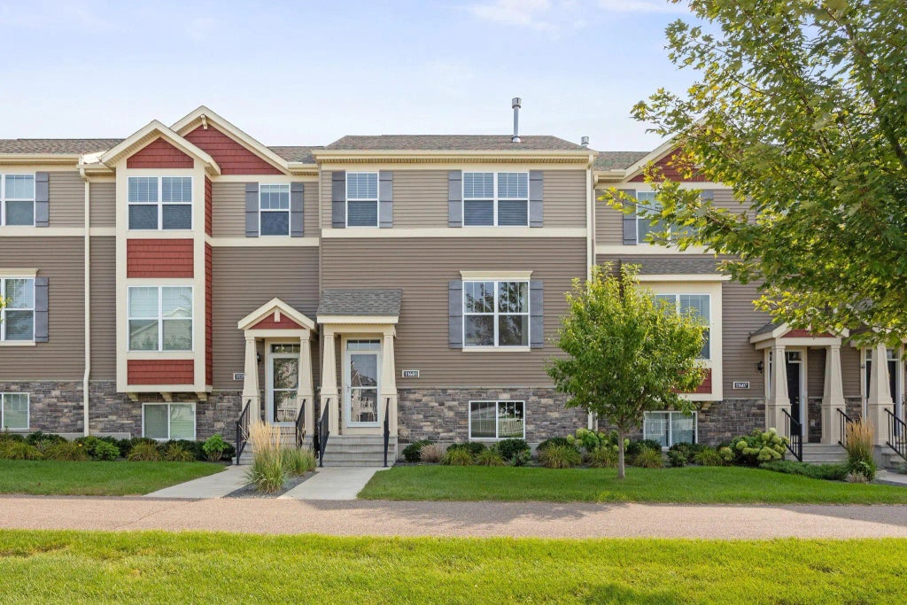 11601 82nd Avenue N, Maple Grove