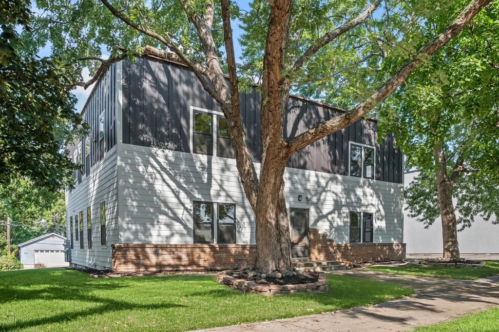 3379 Brownlow Avenue, Saint Louis Park