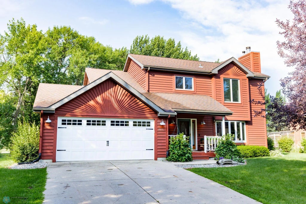 3901 S Rivershore Drive, Moorhead