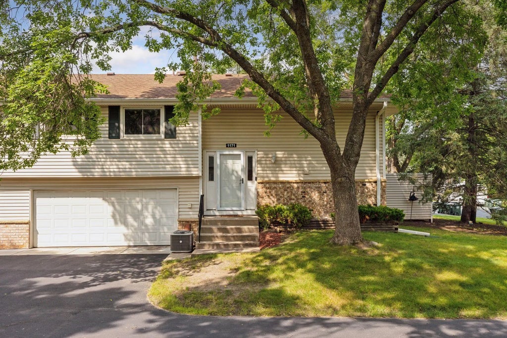 1171 Timbershore Lane, Eagan