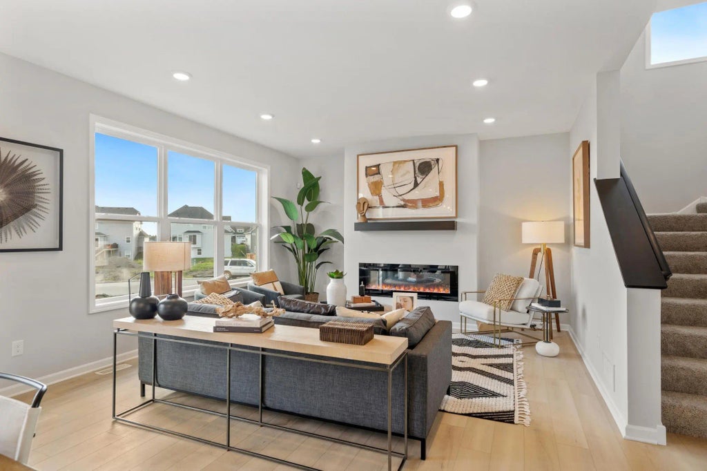 14916 Riverview Lane N, Dayton