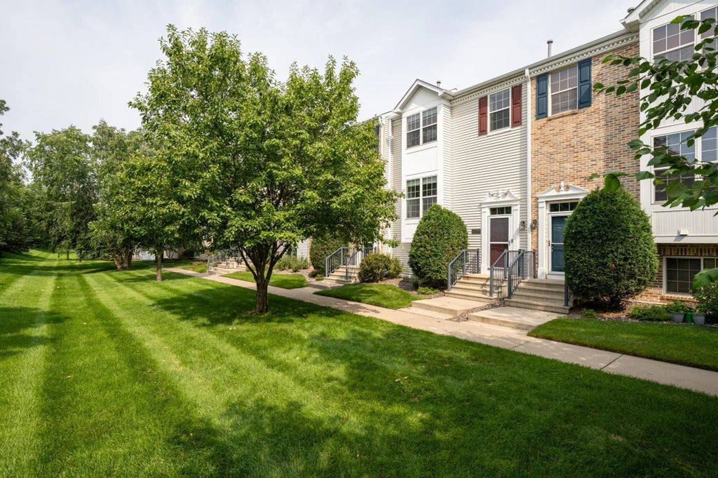 15575 June Grass Lane, Eden Prairie