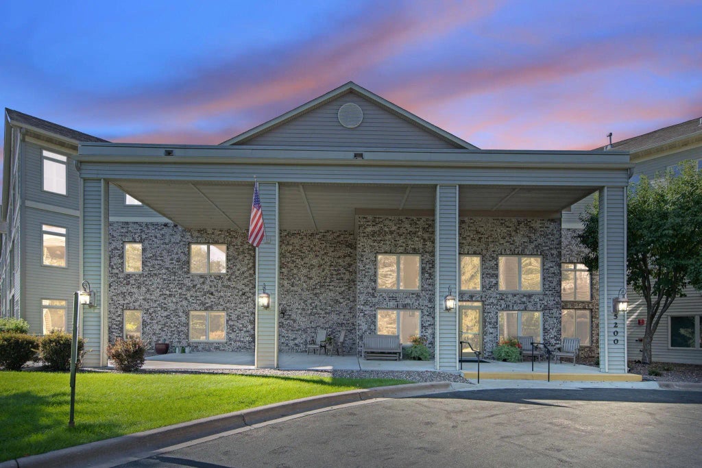 5200 Pathways Avenue 105, White Bear Lake