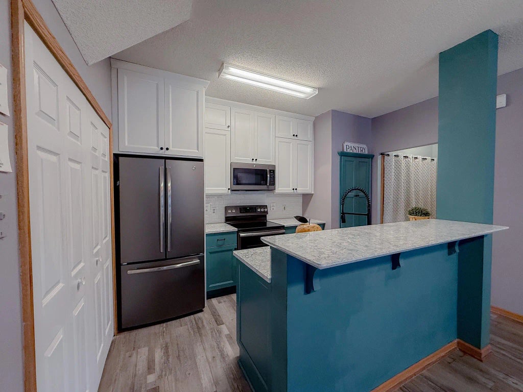 15567 Garnet Way 63, Apple Valley