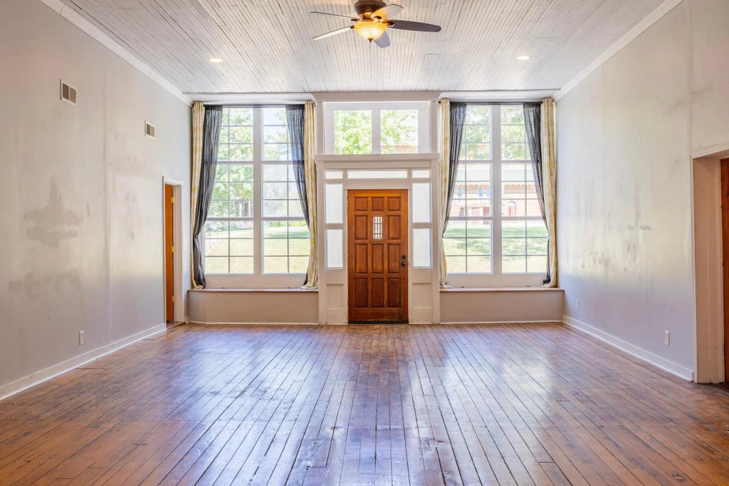 5012 Cleveland Street, Wheatland Twp