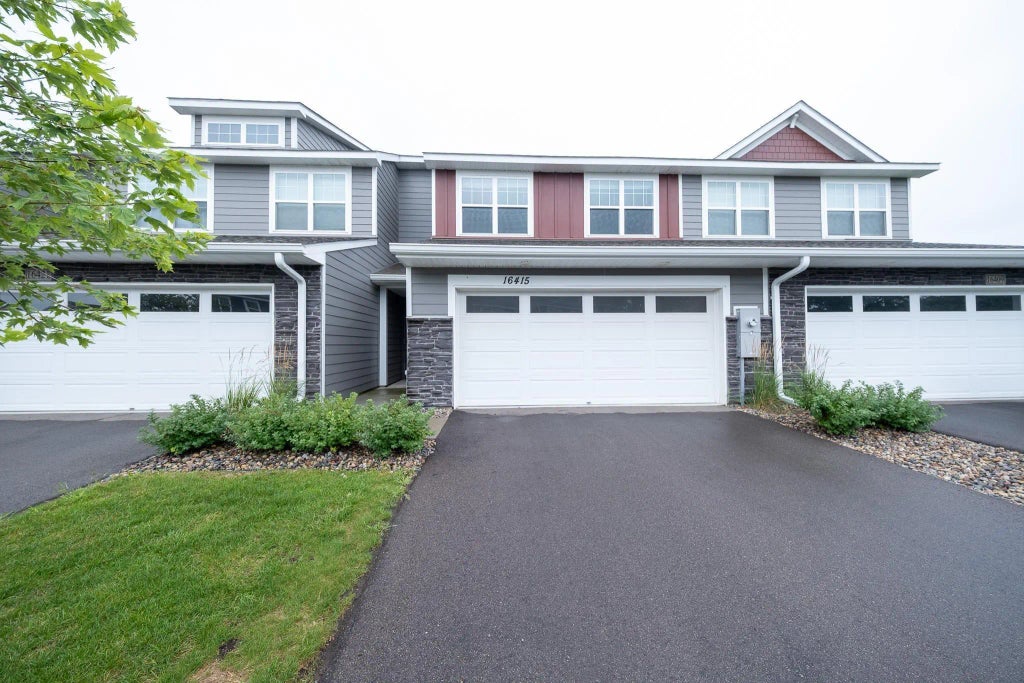 16415 Jaffna Place, Lakeville