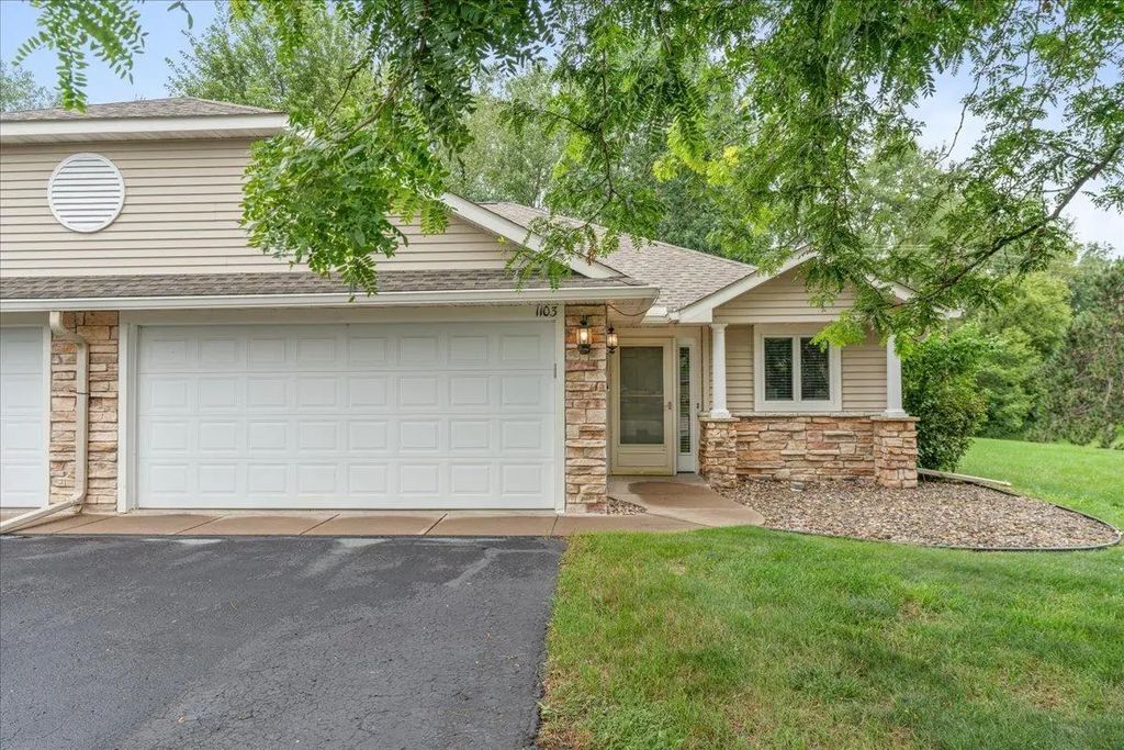 1103 Spruce Court, New Richmond