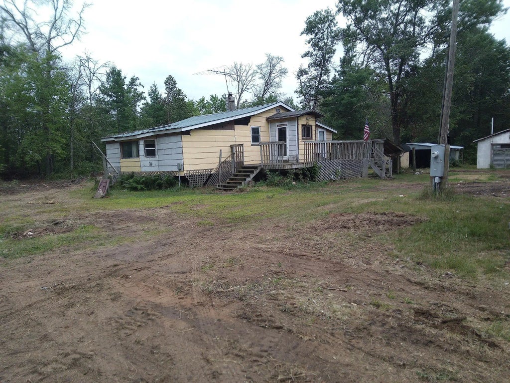 15081 Robinson Road, Grantsburg
