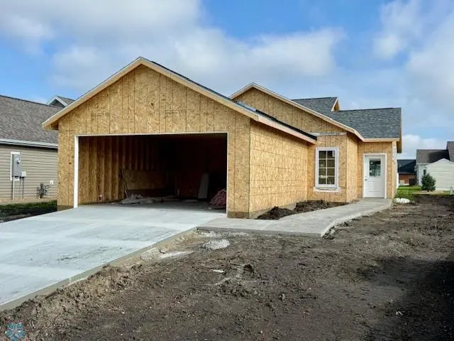 414 Westview Lane E, West Fargo