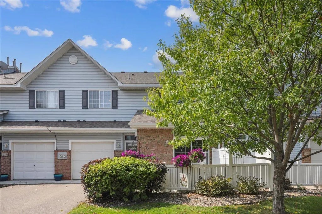 15568 Gateway Path 147, Apple Valley