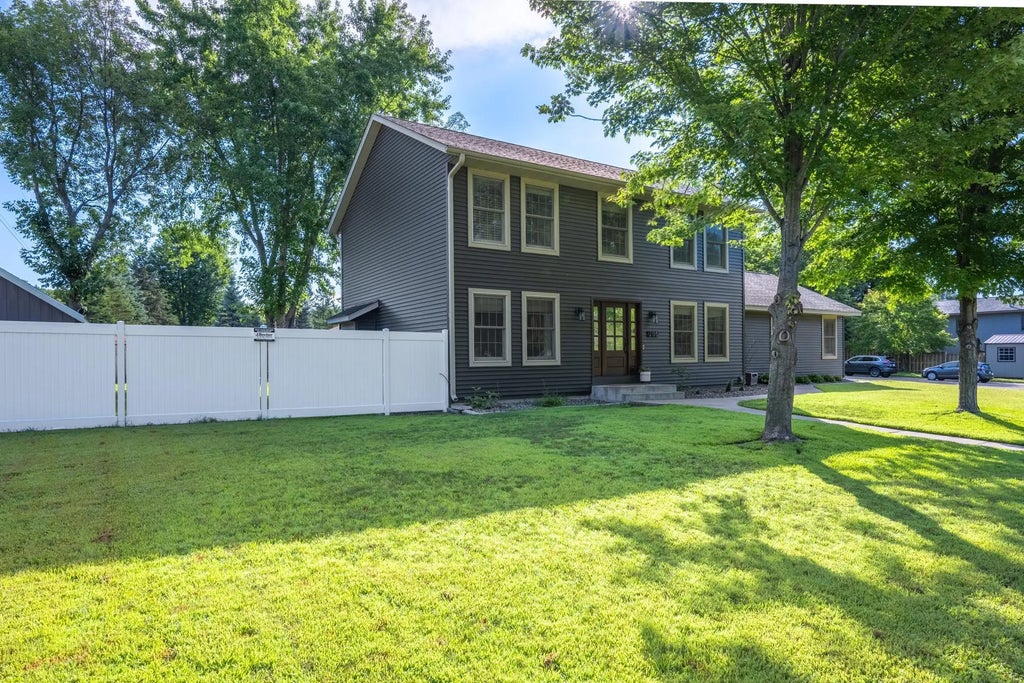 205 Evergreen Drive E, Cannon Falls