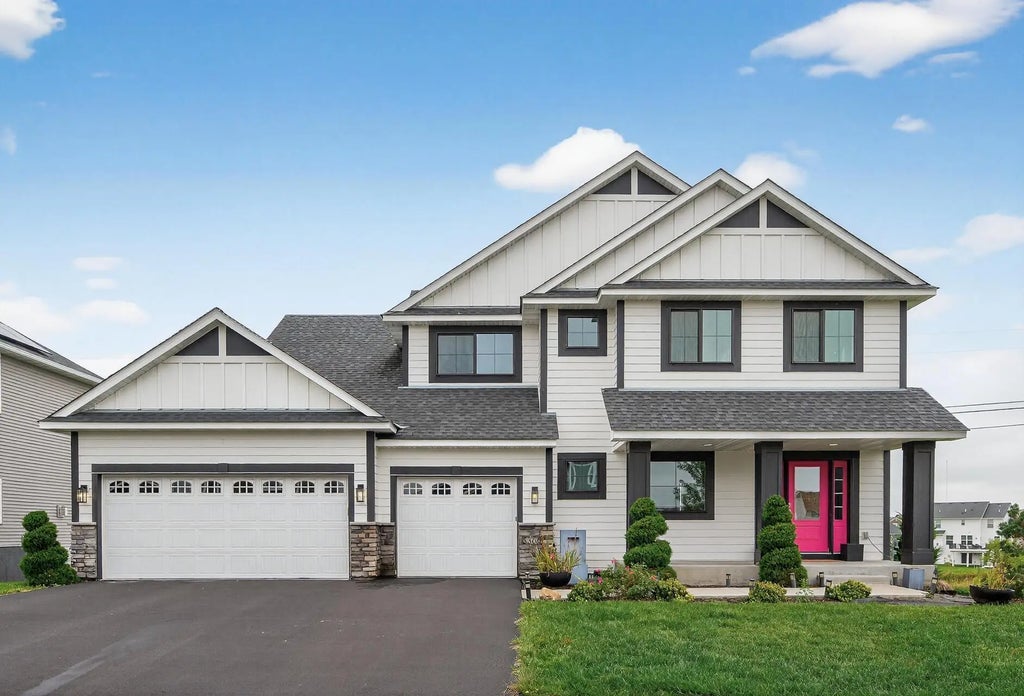 5366 Pine Island Road, Woodbury