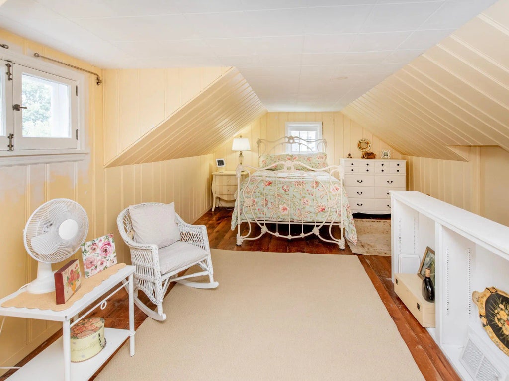 334 9th Avenue N, Hopkins