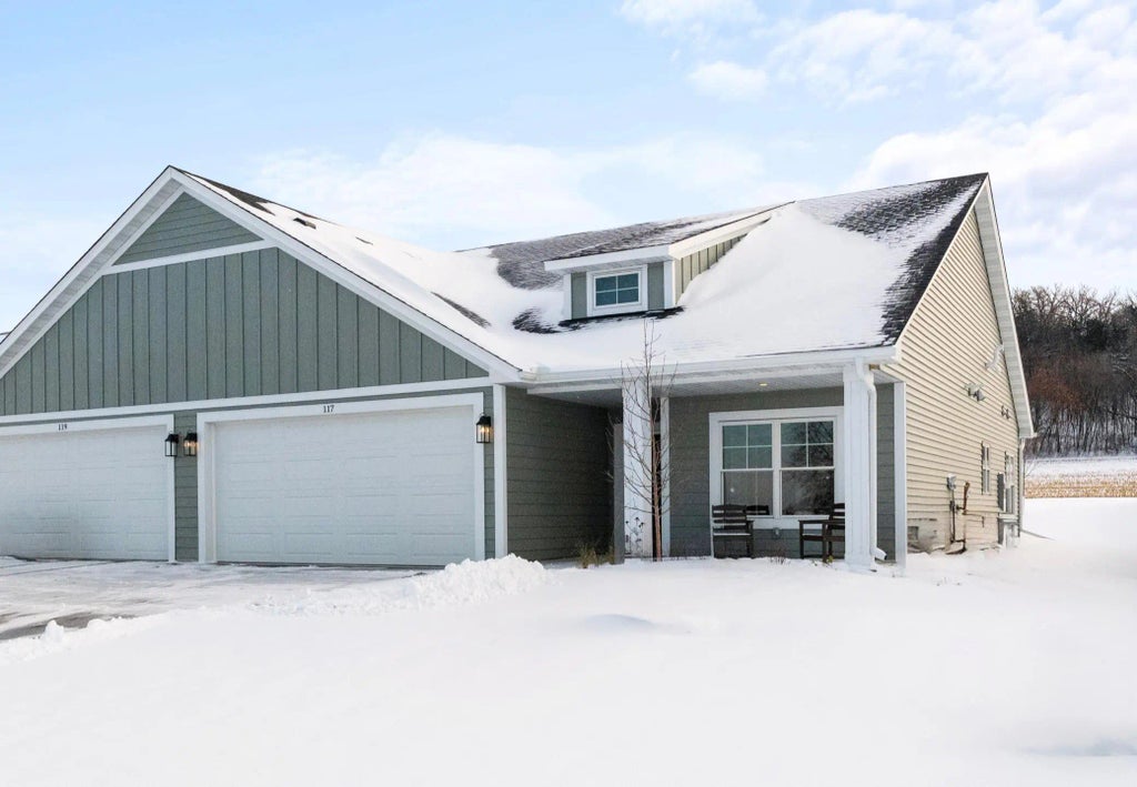 101 Maple Court, Cannon Falls
