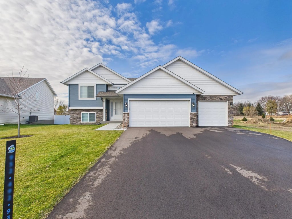 17775 Empire Trail, Lakeville